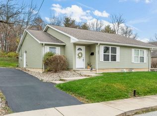 753 Cyrus St #A, Valparaiso, IN 46383