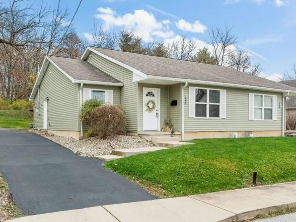 753 Cyrus St #A, Valparaiso, IN 46383