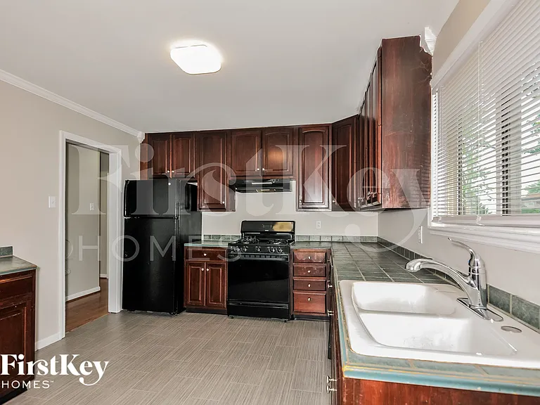 3245 Santiago Dr — Photo 6