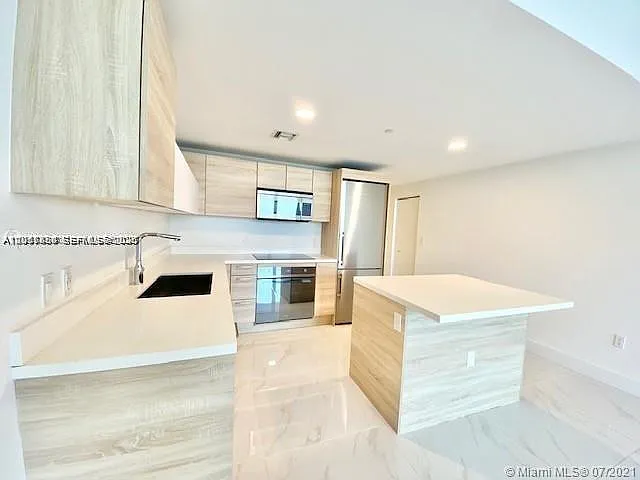16385 Biscayne Blvd #702 — Photo 12