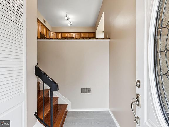 3rd image of 5906 Bridgetown Ct #37