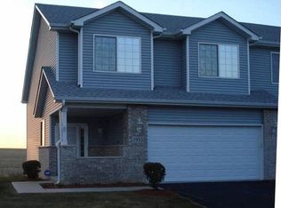 1933 Waters Edge Dr, Minooka, IL 60447