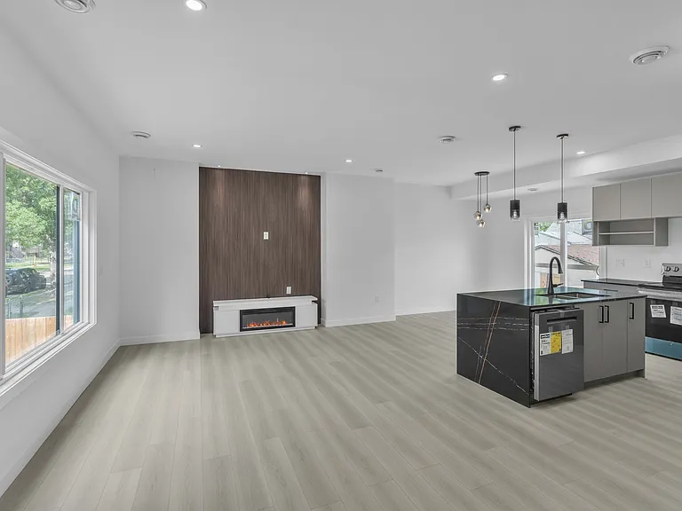 1273 Manitoba Ave — Photo 10