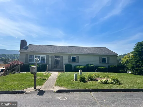 215 Cider Ln, Lewistown, PA 17044