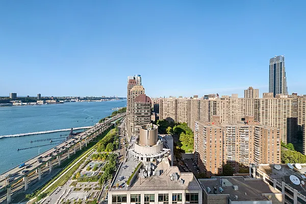 Sold by Compass | media 3