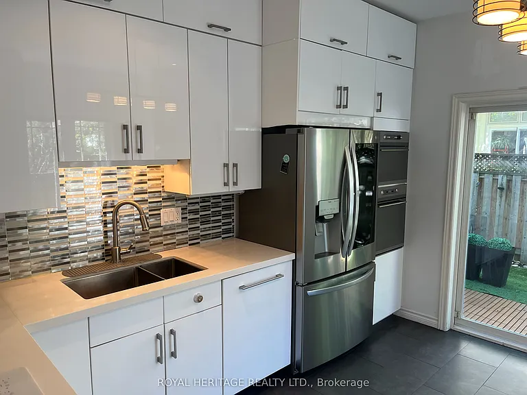 16 William Poole Way #16 — Photo 10