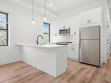 2203 N Hamilton Ave #201 — Photo 2