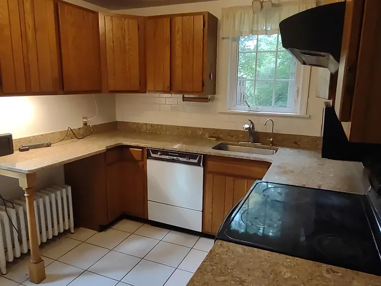 222 Woodland Dr — Photo 6