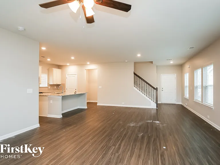 2476 Morgan Spring Ln — Photo 3