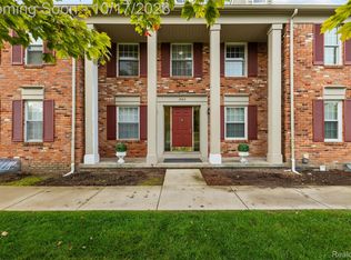 1665 Huntington Park, Rochester, MI 48309