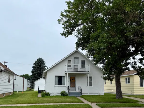 214 4th Ave S, Wishek, ND 58495