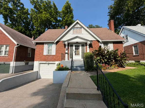 1251 Hafner Pl, Saint Louis, MO 63130