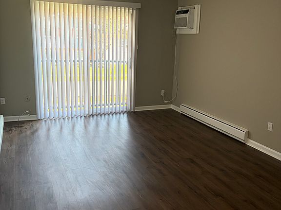 3rd image of 1516 Avery St #4