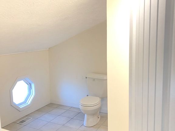 5th image of 203 N 39th St