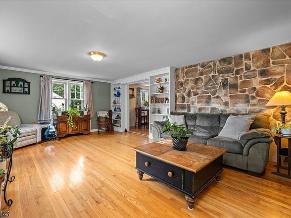 5th image of 7 Ridgewood Rd