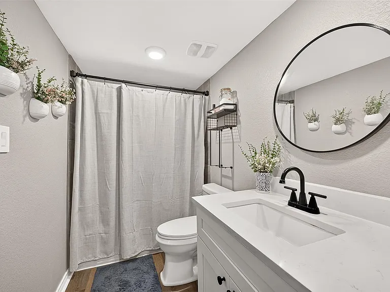 1005 Avenue D — Photo 34