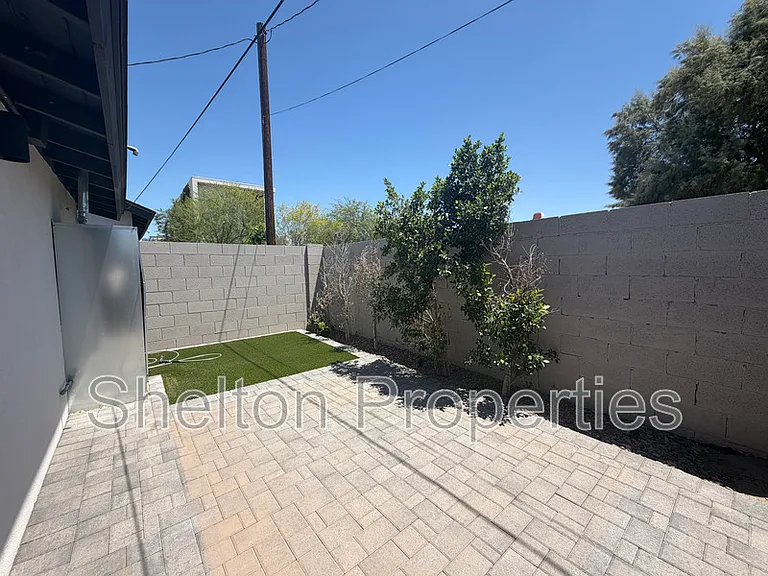 614 N 10th Ave #B — Photo 8