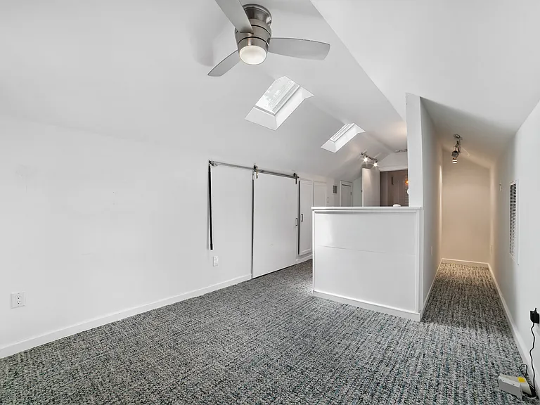 903 W Mary St — Photo 25