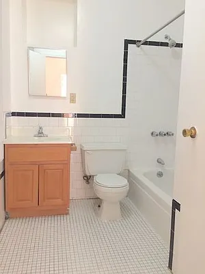 Rented by NYLA Realty | media 3