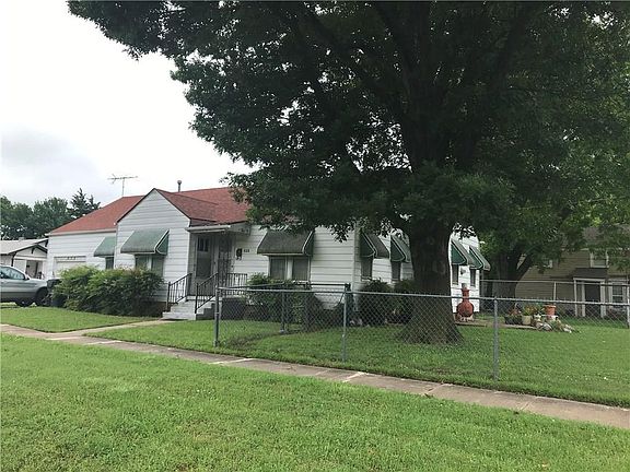 2nd image of 525 N Crawford Ave