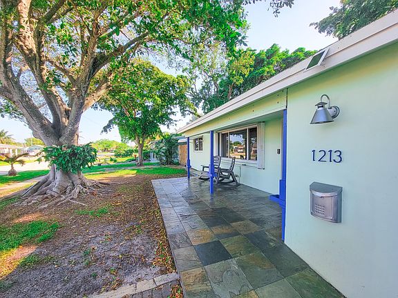 4th image of 1213 S Deerfield Avenue