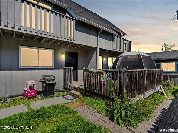 8101 Briarwood St, Anchorage, AK 99518