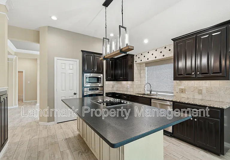 900 Muirfield Dr — Photo 13