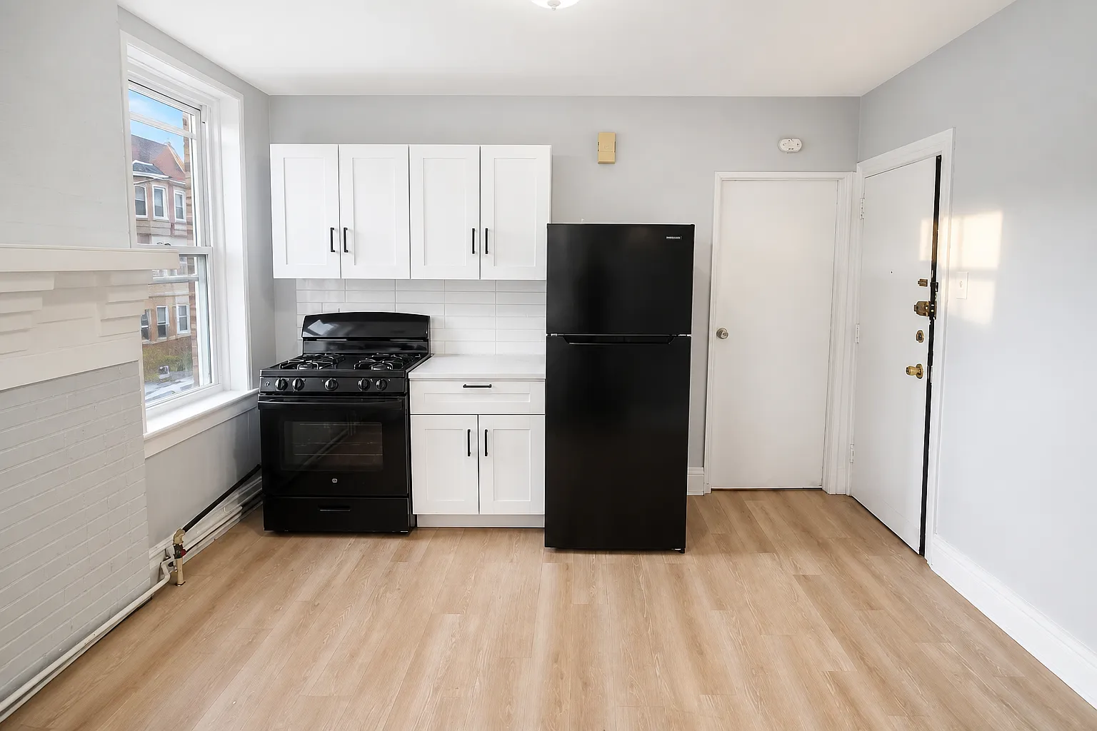 2 bed, $2,000 — Photo 2