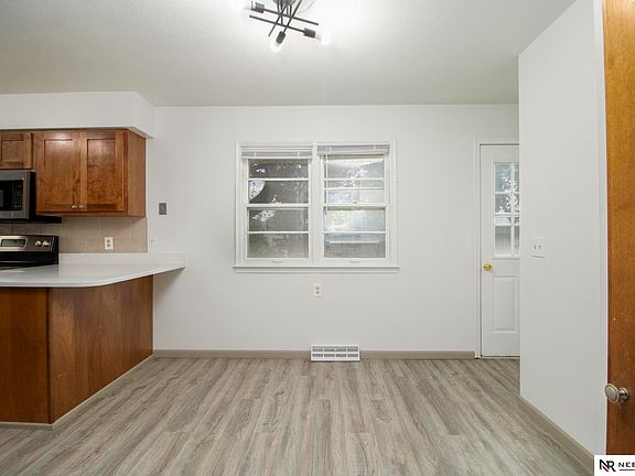 5th image of 6634 Curtis Ave