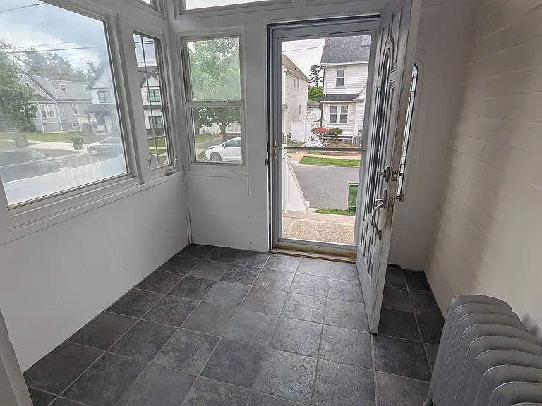 448 Ainsworth St — Photo 2