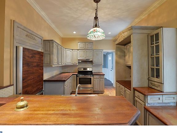 2nd image of 1205 W 7th St