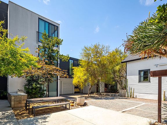 5th image of 3045-3057 Broadway #7