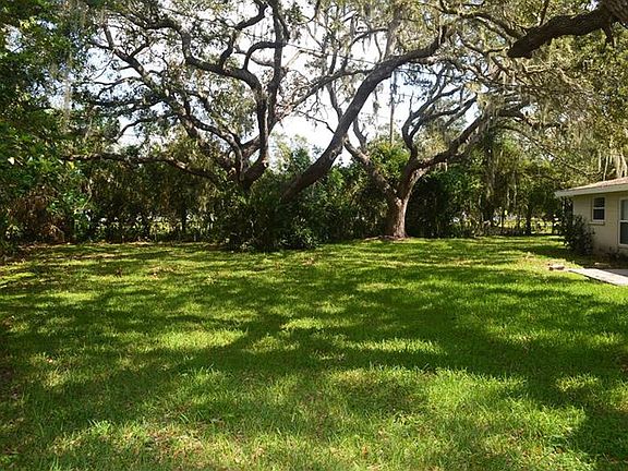 4th image of 6612 Glades Way