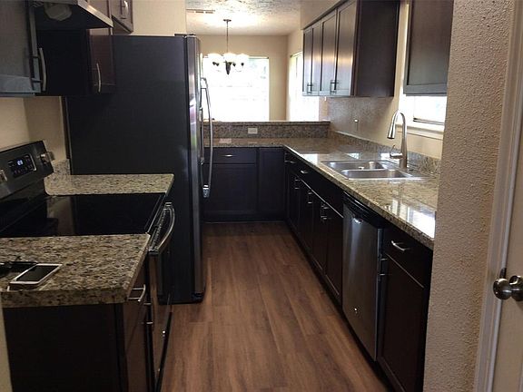 4th image of 3115 Mariner Dr