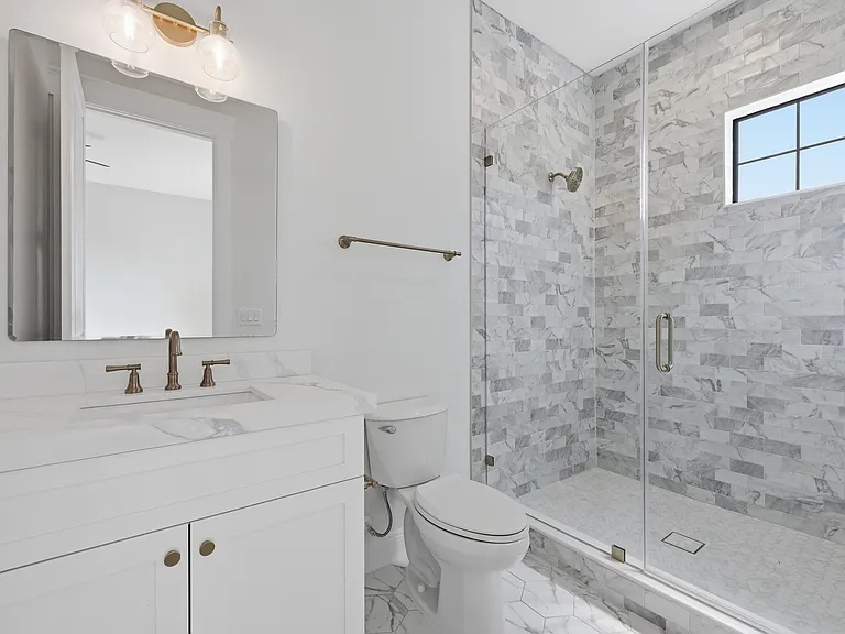 920 W Alfred St — Photo 25