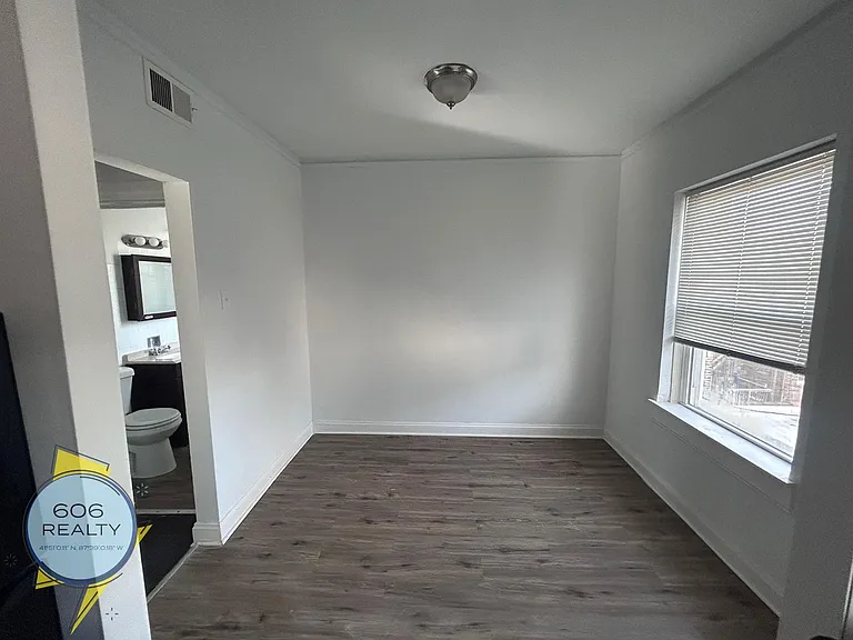 7340-50 N. Damen Ave — Photo 25