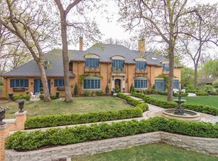 415 Foster Dr, Des Moines, IA 50312