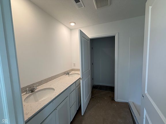 5th image of 24391 Stout St