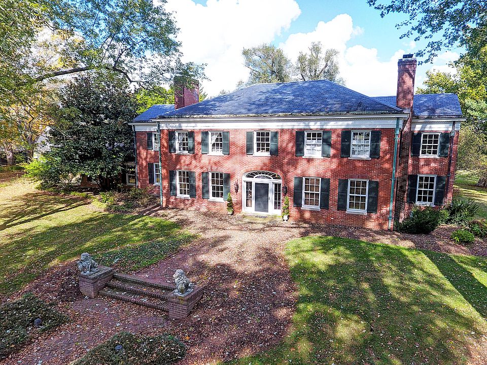 1st image of 232 Colony Dr
