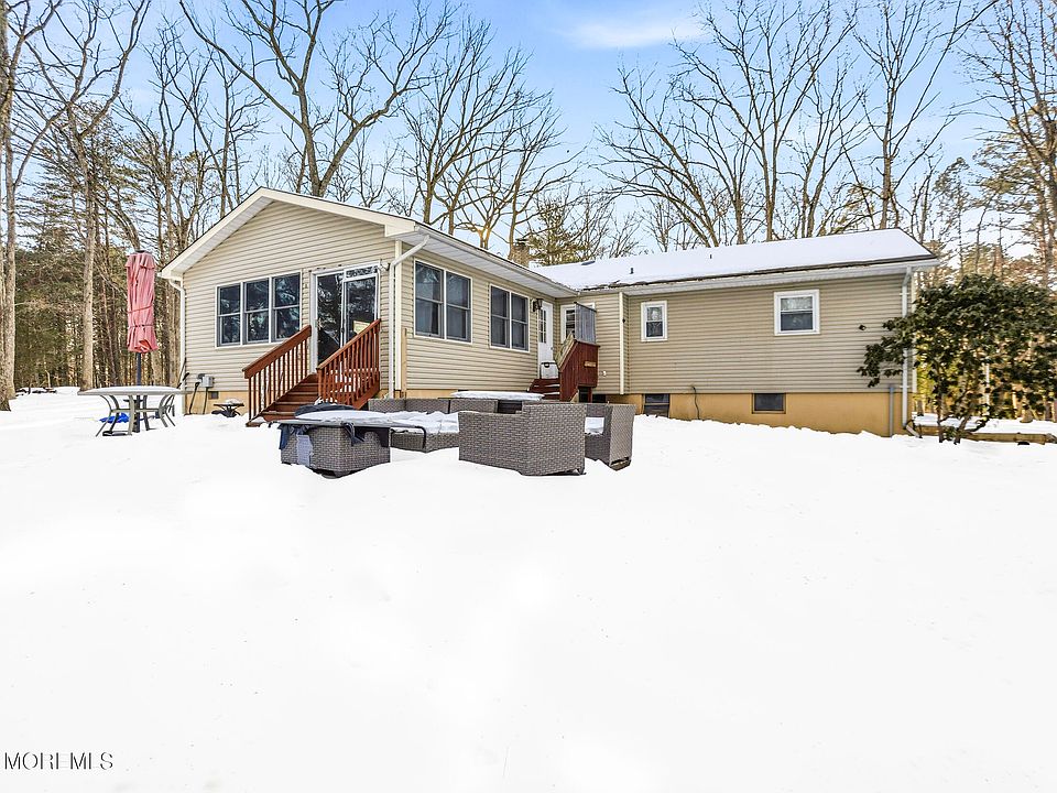 1st image of 523 Cerrina Road