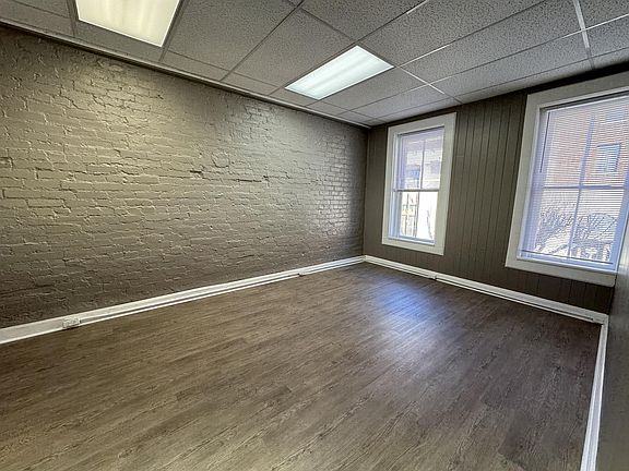 2nd image of 829 Main St #A-829a