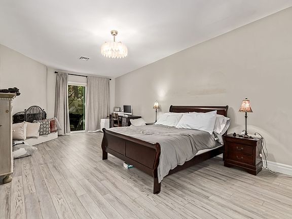 4th image of 2216 Plaza Del Robles