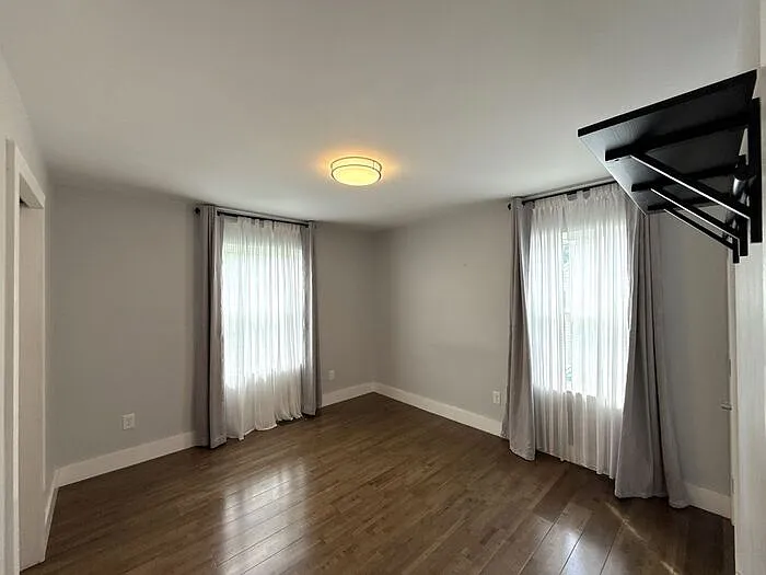 300 E Peterson Dr — Photo 9