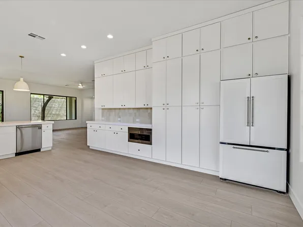 28 Stonemark Dr, Henderson, NV 89052