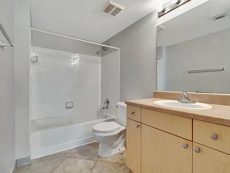 116 Villa Cir #116 — Photo 22