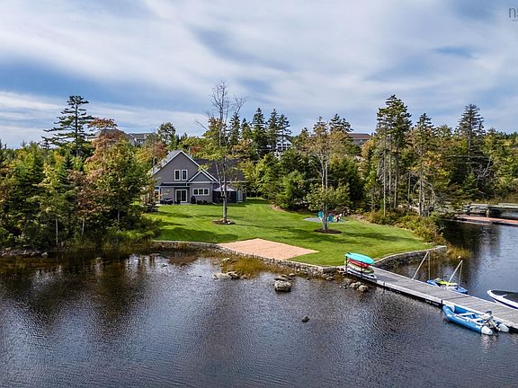 2nd image of 3 Fiddlehead Way