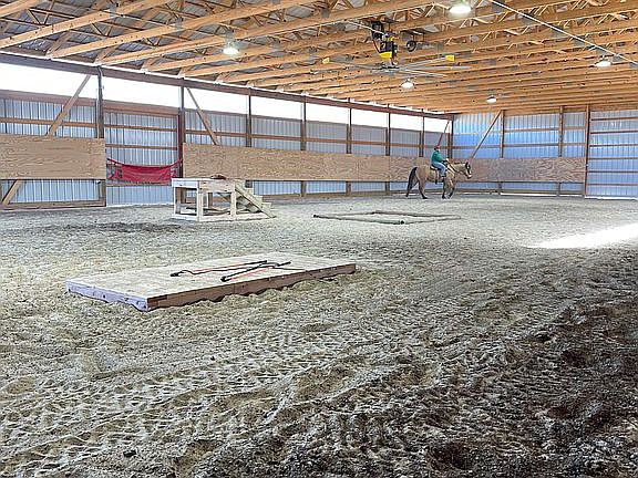 60’x120’ riding arena