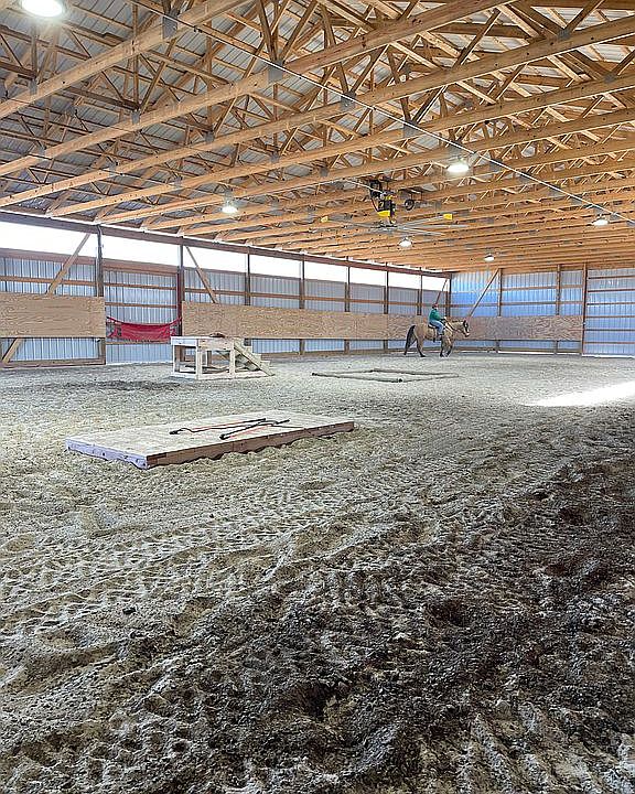 60’x120’ riding arena