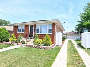 10533 Orchard Ln, Chicago Ridge, IL 60415