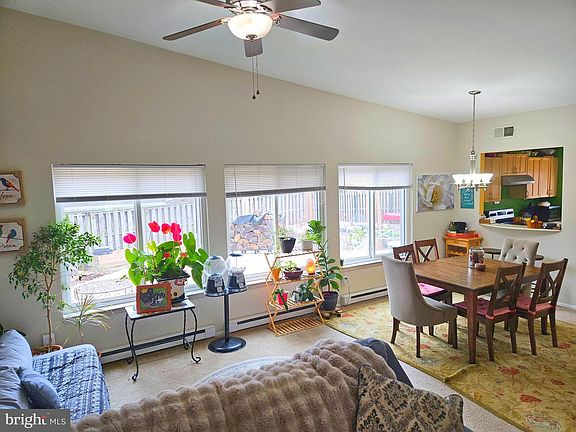4th image of 1525 Hiddenbrook Dr
